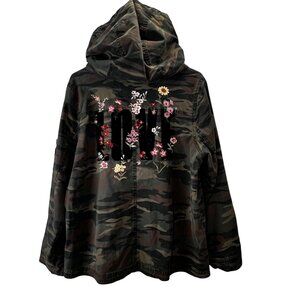 American Eagle Outfitters Woodland Camo Jacket XL Floral Embroidery Velvet Love
